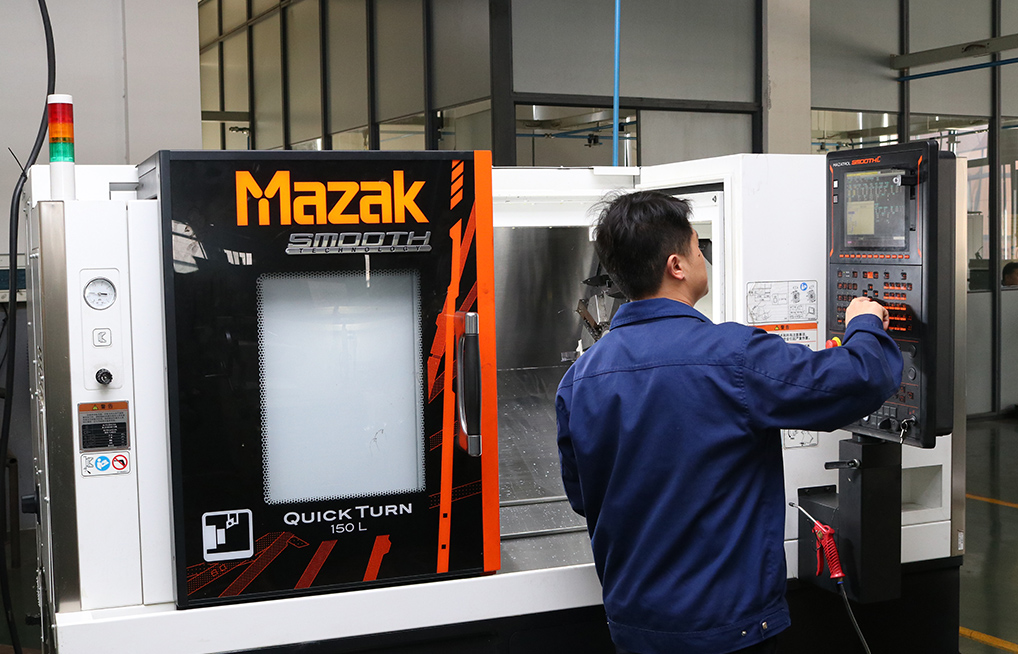 High -precision Mazak CNC lathe